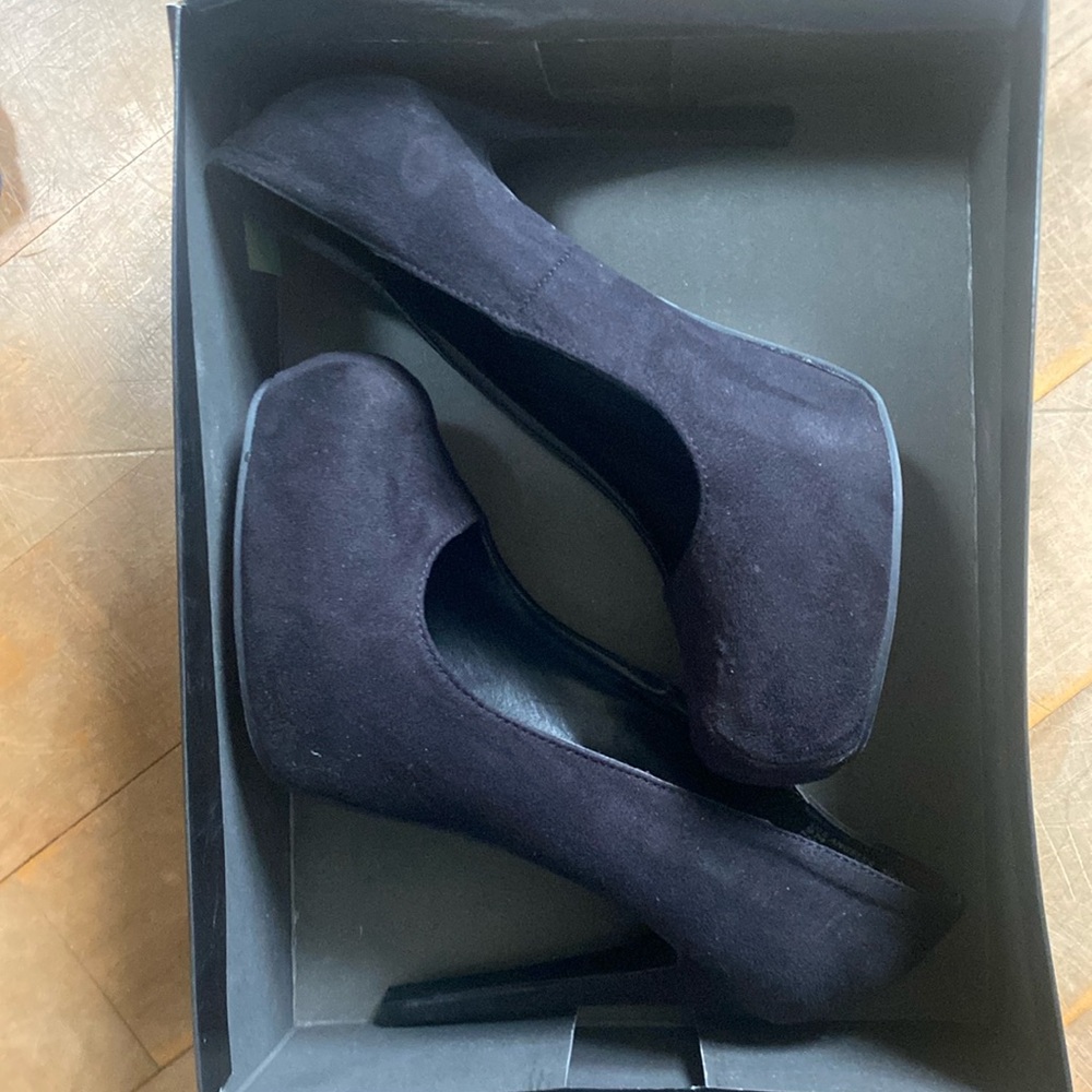 Kim Kardashion heels!